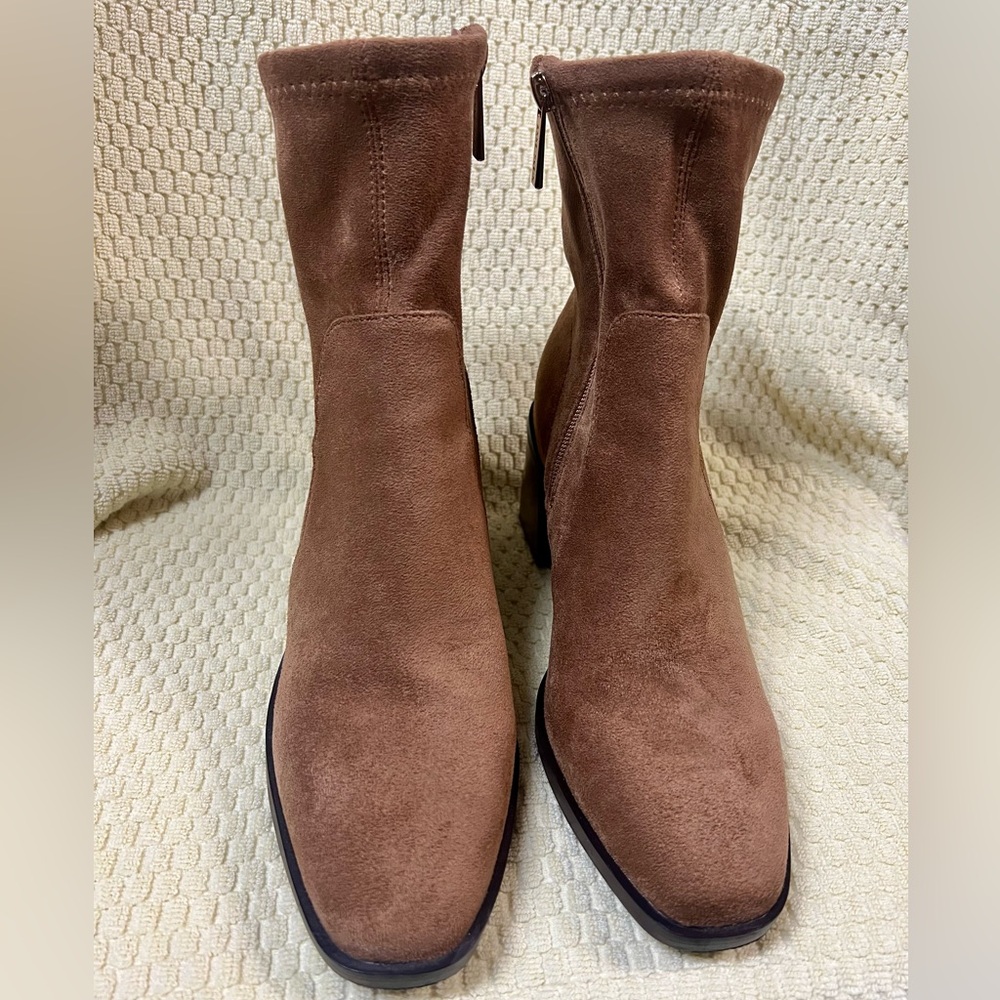 ANNE KLEIN Flex Tan Ankle Boots with Block Heel Size 8 Like New